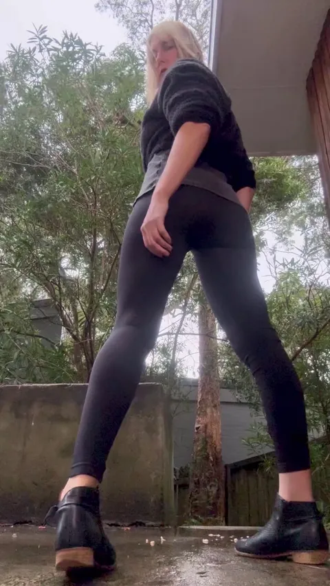 It’s a cold, wet and windy winter’s day here in Oz. Warm wee seems like a solution… I’m a awkward middle aged lady sharing piss art. Thanks for the encouragement pee friends.