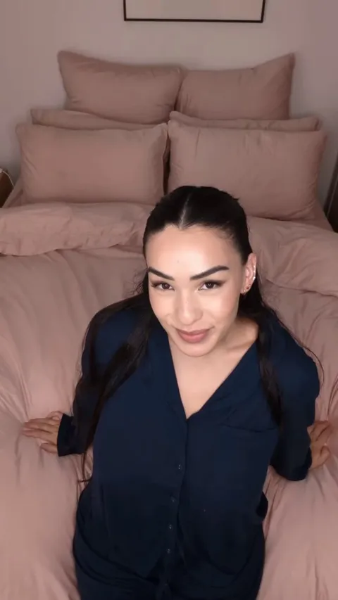 Spread your seed while I spread my legs 