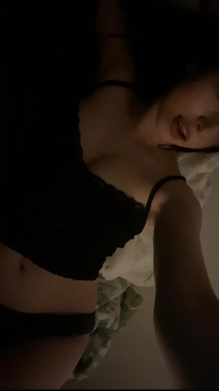 In need of some love rn 🖤