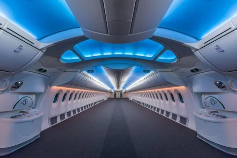 The Inside of an Empty Boeing 787 Dreamliner [1024 x 684]
