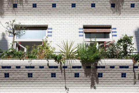 Residential building at 26 rue Vavin, Paris (1912-1914) by architects Charles Sarazin and Henri Sauvage