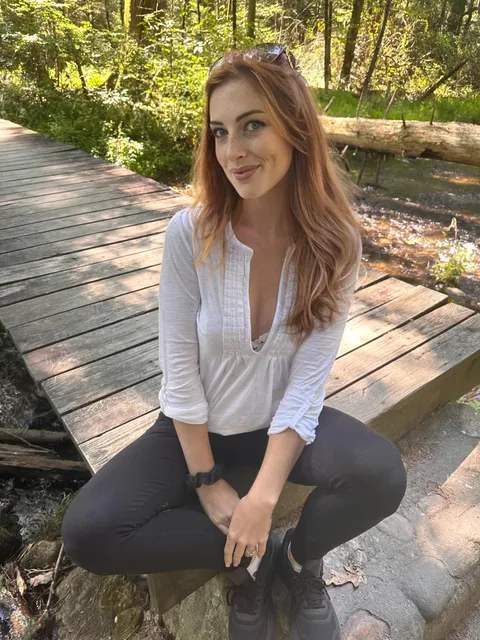 Are you a fan of freckles and moms of 4? 32F