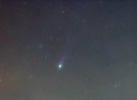 I photographed interstellar comet 3I ATLAS yesterday and was surprised by the complexity and length of the tail