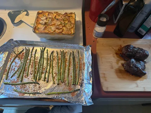 [Homemade] Filet Mignon with Gratin Dauphinois and Parmesan Asparagus