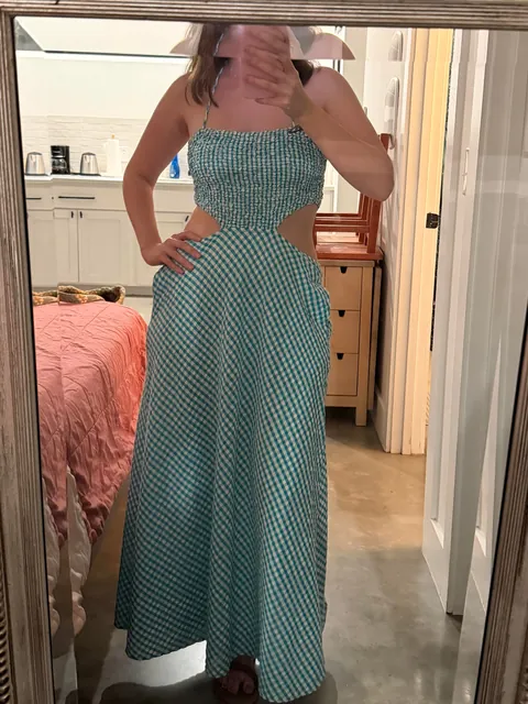 My date didn’t undress me, so you can instead (f)