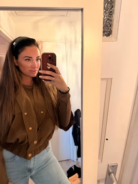 Teacher mom of 2….think I STILL got it(F32, Netherlands)