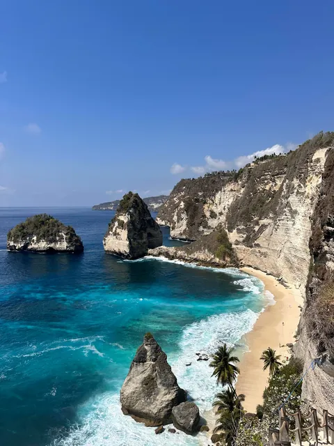 Bali 3-week trip. Highlights of waterfalls, rice fields, insane coast lines