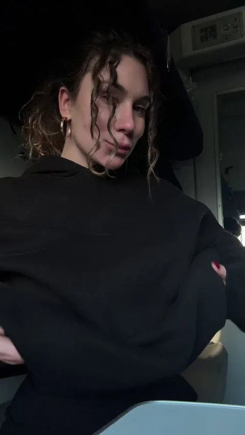 I flash my tits in train