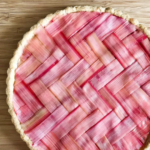 [Homemade] Herringbone Lattice Rhubarb Strawberry Tart