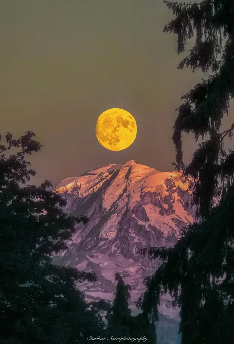 My Favorite Photo I’ve Taken as an Astrophotographer; The Twilight Moonrise Over Mount Rainier, WA