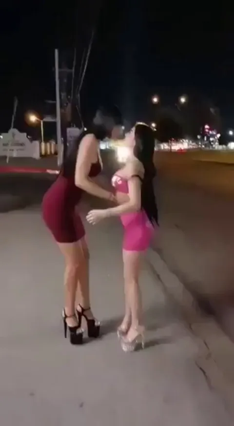 Muff Dive on a Busy Road