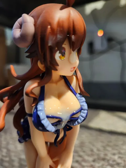 Shamiko's covered titties