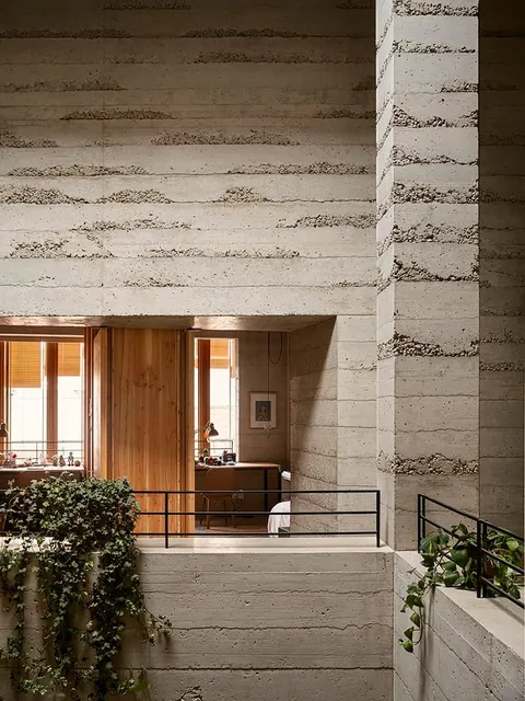 I love the CENTRAL SPACE of the 1736 House in Barcelona, by H Arquitectes. (2023)