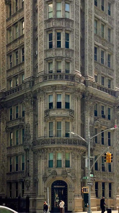 Alwyn Court, New York