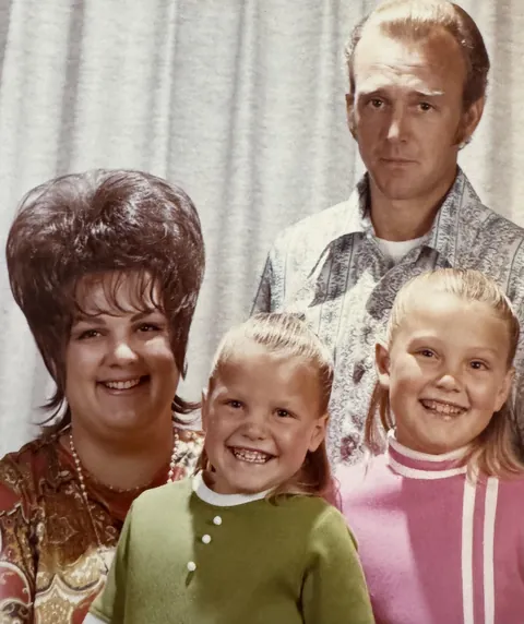 Does this fit the bill? Circa 1960’s