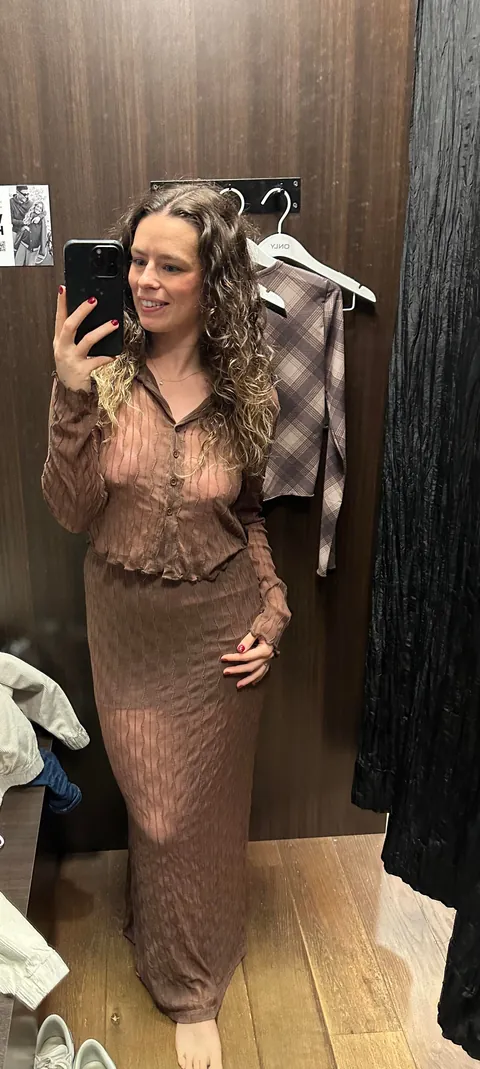 I love taking selfies in the changing room…which one’s your favorite…1,2 or 3?