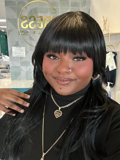 been trying out different placements for implementing glitter liner into my routine. let me know what you think 😄!