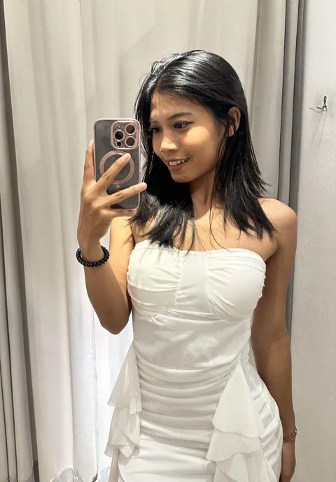 Shopping is my passion and I always take hot pics