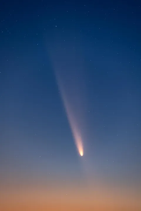 Comet A3 and its ANTI-TAIL (credit: 星の観察館)