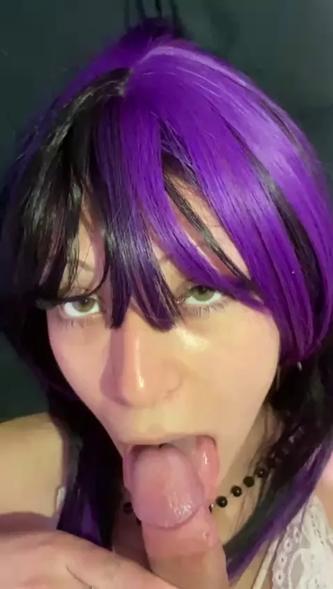 19yo femboy and I love sucking dick