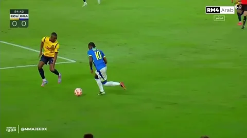 Vinicius Jr's dribbling past Ordonez in the Brazil vs Eucador match.