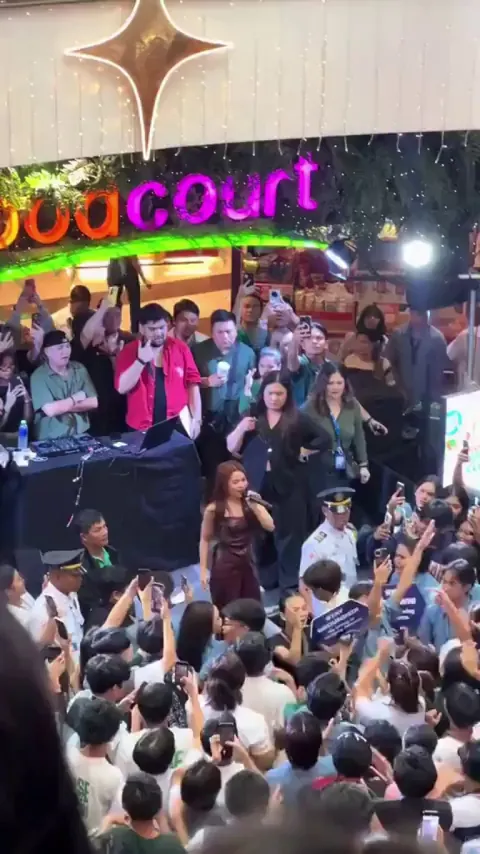 Coachella sa Food Court