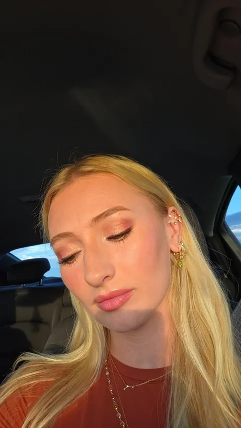 A rare full face