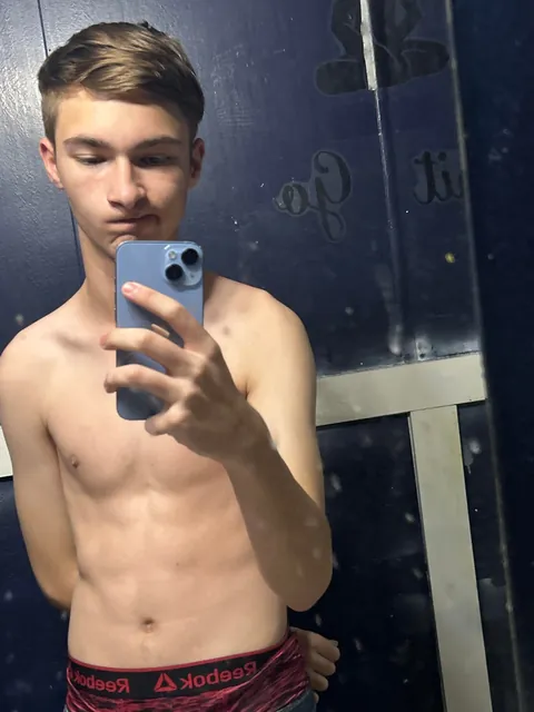 [18]Front or back hehe