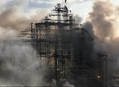 Main stage Tomorrowland 2025 burned down.