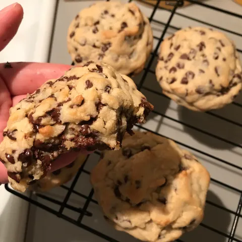 [Homemade] Chocolate Chip Cookies Made with Vanilla Bean Pudding