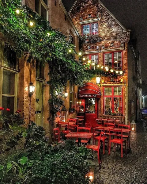 This Little Restaurant In Bruges, Belgium