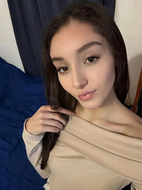 Are teens any hot or just a bit cute? (f18)