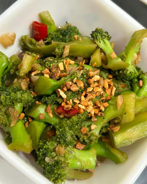 [homemade] my cordon bleu &amp; garlic buttered broccoli