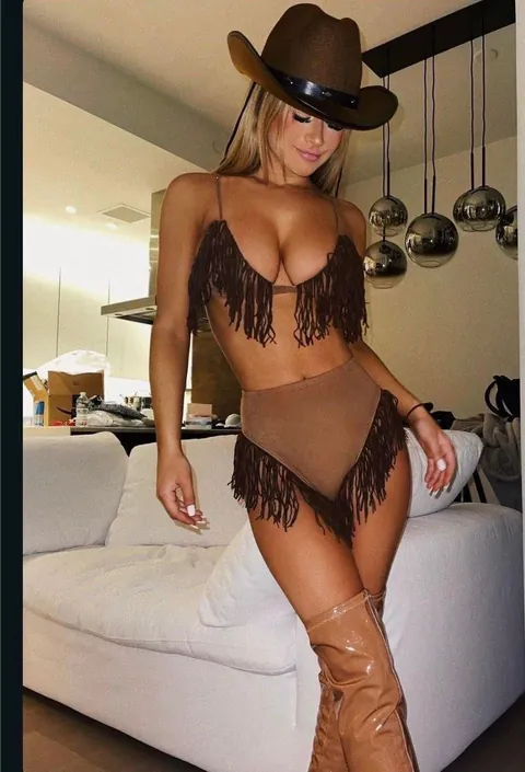 Can't stop gooning to these tits. Tell me your top 3, and il send my whole album.