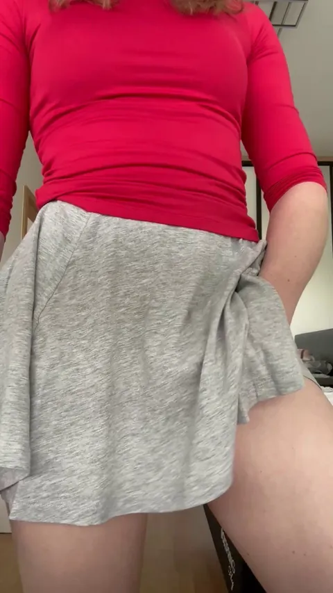 Jerking my pussy so its all wet for breeding