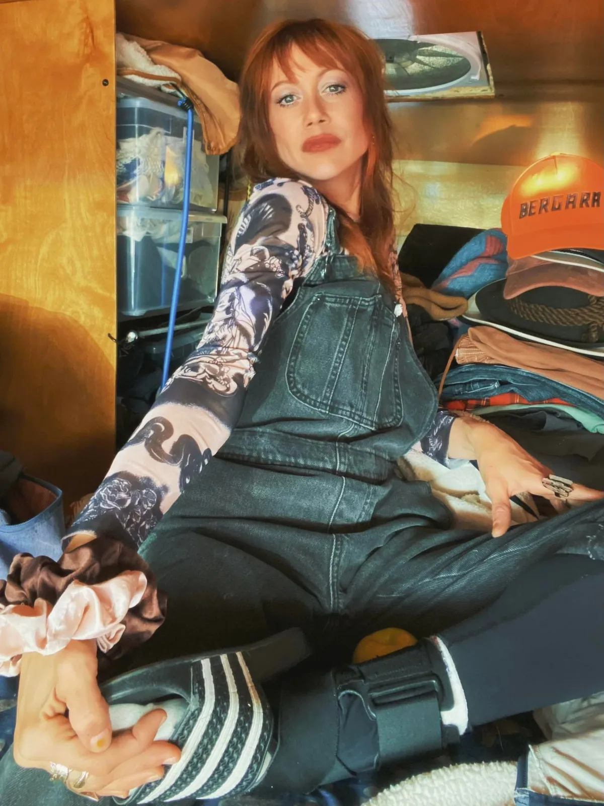 42F, wannabe travel blogger. I live in a van and walk dogs for money. Life’s great, knock me down