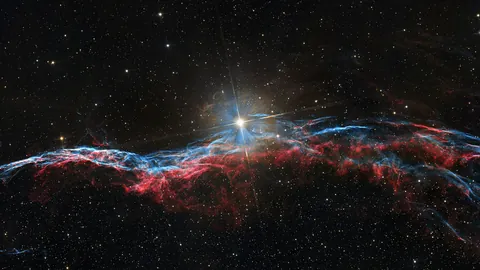 Western Veil Nebula (14h integration) - Taming 52 Cygni