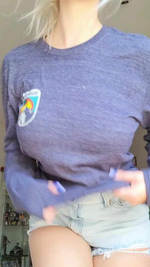 It's my cake day! 🍰 Thought I'd show off my organic titties to my favorite sub [Gif]