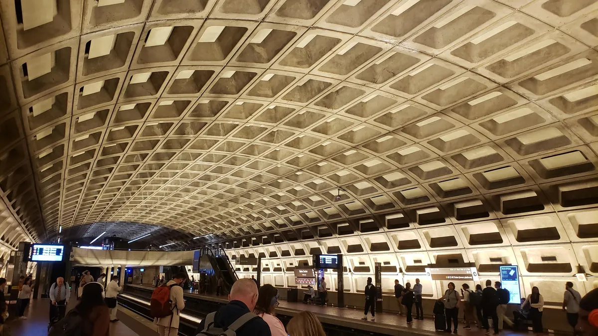 A trip to Washington D.C. during shutdown and thoughts of a European about the US capital