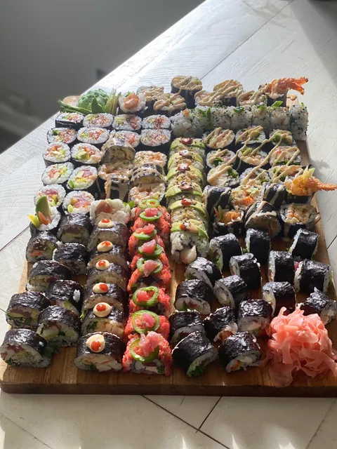 I tried making sushi today, what do you guys think ?