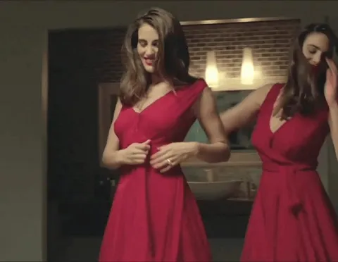 Luisa Moraes in Solace 