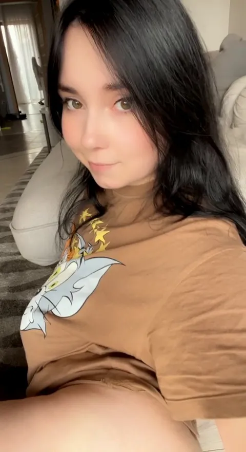 Can you lick my asshole before you fuck it? 