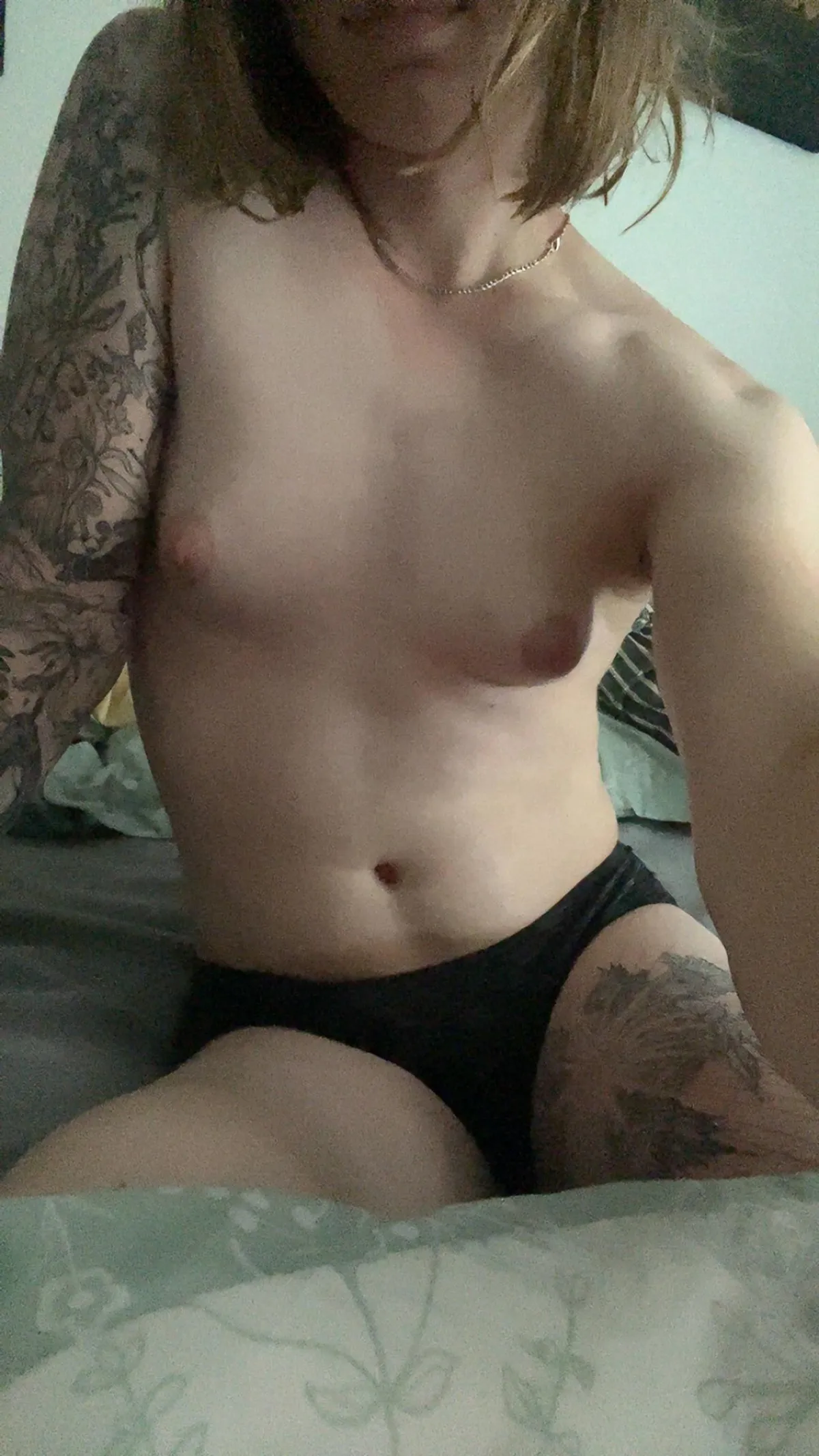 Some boobs for all you lovely ladies