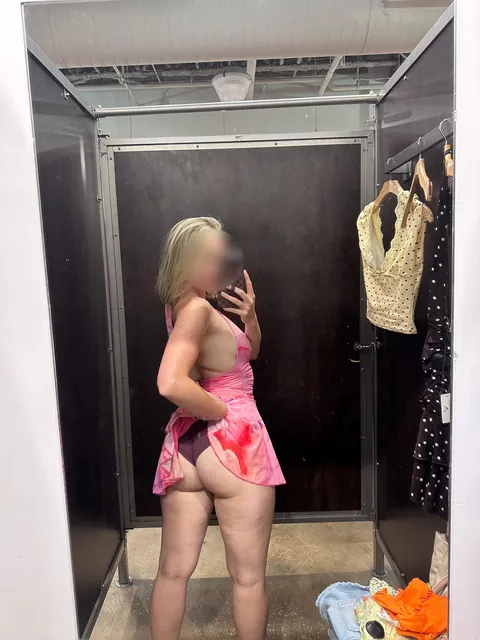 How do we like this dress?