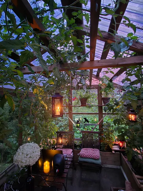 Greenhouse hangout