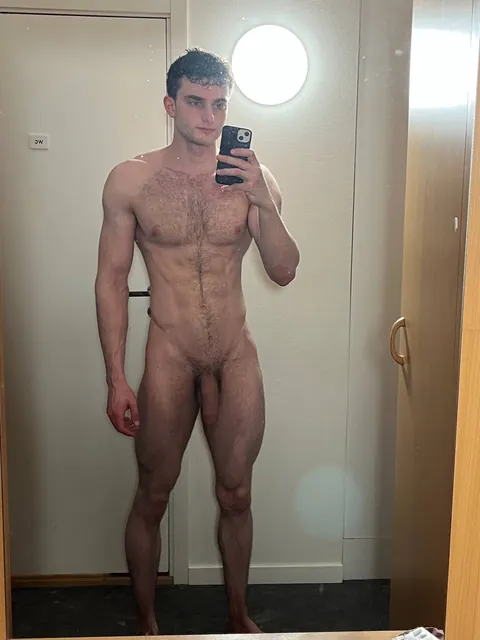 In my opinion: my body💪 > dick🍆 > face😃. What's your opinion?