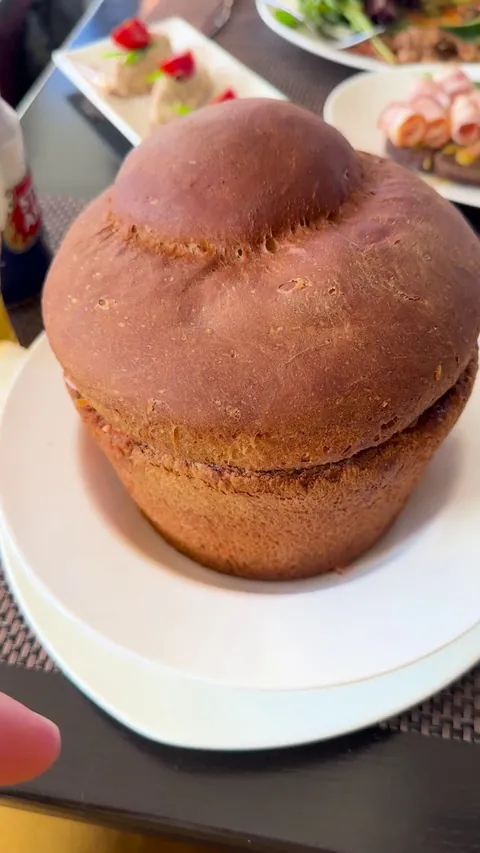 👉 [homemade] Ukrainian borscht served in a bread bowl