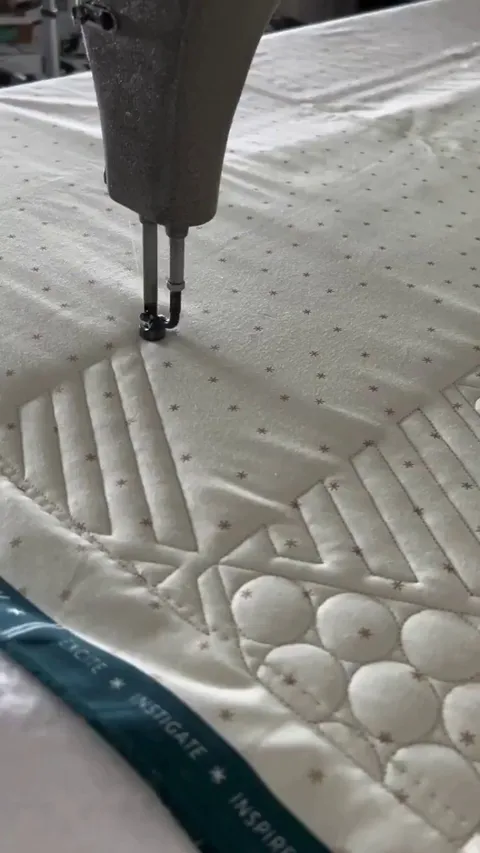 The way this sewing machine makes patterns