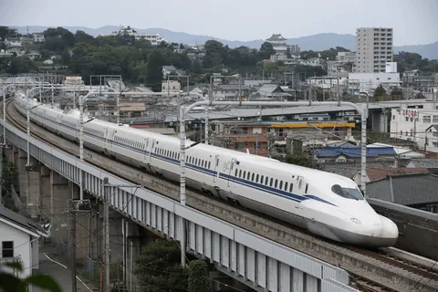 What can the Government do to fix the worsening traffic problem in the Philippines?