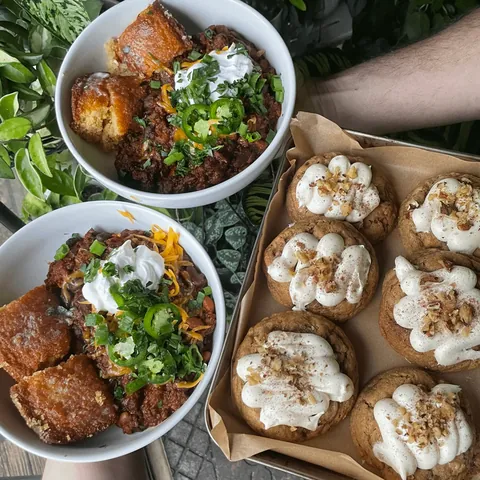 [Homemade] Chili + honey cornbread. Carrot cake cookies for dessert